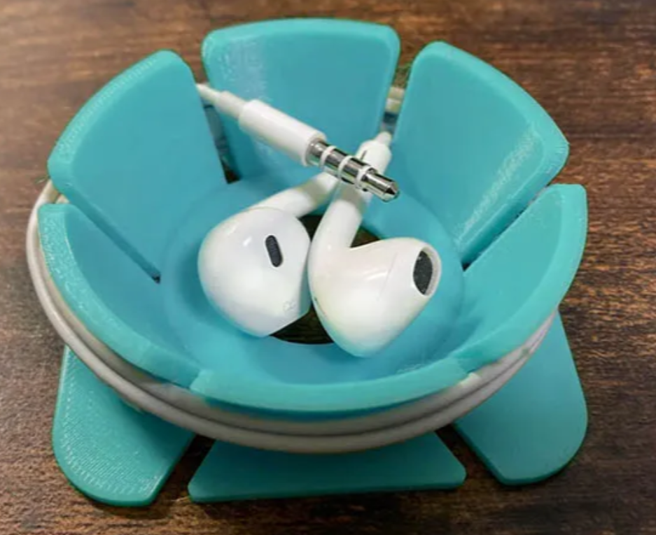 Flower Earphones Holder 2 — 3D printed by Moon Studio 3D